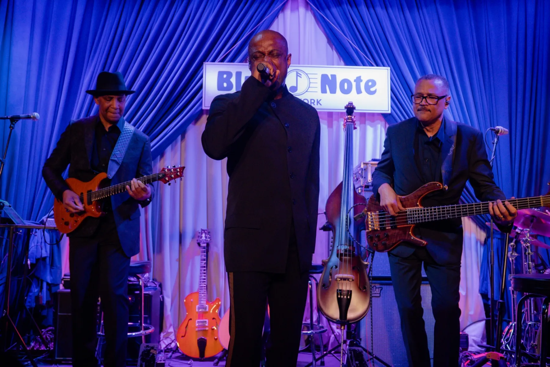 Kem live performance
